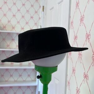 HUGE SALE…Beautiful preteen/teen girls hat. 100% wool